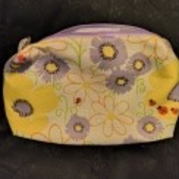 Buy 2 Get 1 Free wallets and makeup bags! - Picture 5 of 16